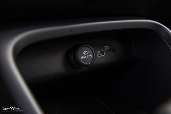 Volvo XC40 Single Motor Extended Range Plus 82 kWh | Adaptieve cruise | Blis | Full LED |