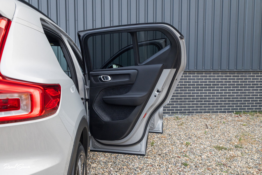 Volvo XC40 Single Motor Extended Range Plus 82 kWh | Adaptieve cruise | Blis | Full LED |