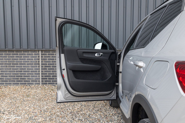 Volvo XC40 Single Motor Extended Range Plus 82 kWh | Adaptieve cruise | Blis | Full LED |