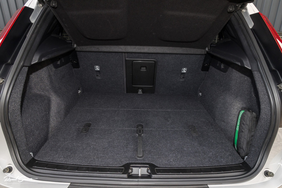 Volvo XC40 Single Motor Extended Range Plus 82 kWh | Adaptieve cruise | Blis | Full LED |