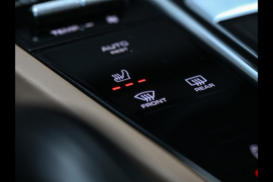 Porsche Cayenne 3.0 E-Hybrid NL-Auto | Dealeronderhouden | Panoramadak | 18 Wegs Memory Seats | Bose | 360 Camera | HUD | Achterasbesturing | Sport Chrono | Luchtvering | Soft Close | Ambiance Interieur |