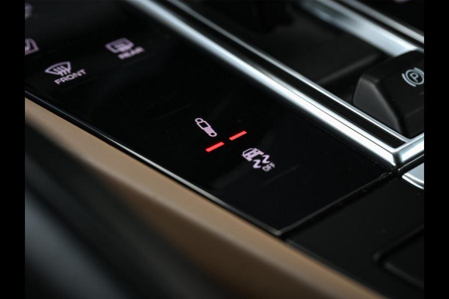 Porsche Cayenne 3.0 E-Hybrid NL-Auto | Dealeronderhouden | Panoramadak | 18 Wegs Memory Seats | Bose | 360 Camera | HUD | Achterasbesturing | Sport Chrono | Luchtvering | Soft Close | Ambiance Interieur |