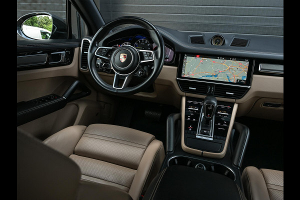 Porsche Cayenne 3.0 E-Hybrid NL-Auto | Dealeronderhouden | Panoramadak | 18 Wegs Memory Seats | Bose | 360 Camera | HUD | Achterasbesturing | Sport Chrono | Luchtvering | Soft Close | Ambiance Interieur |