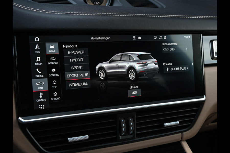 Porsche Cayenne 3.0 E-Hybrid NL-Auto | Dealeronderhouden | Panoramadak | 18 Wegs Memory Seats | Bose | 360 Camera | HUD | Achterasbesturing | Sport Chrono | Luchtvering | Soft Close | Ambiance Interieur |
