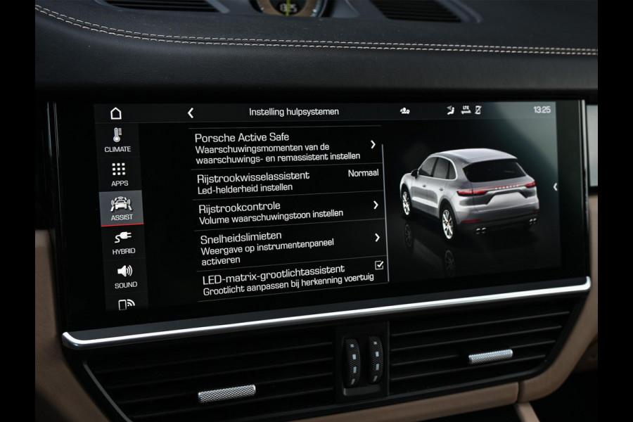 Porsche Cayenne 3.0 E-Hybrid NL-Auto | Dealeronderhouden | Panoramadak | 18 Wegs Memory Seats | Bose | 360 Camera | HUD | Achterasbesturing | Sport Chrono | Luchtvering | Soft Close | Ambiance Interieur |