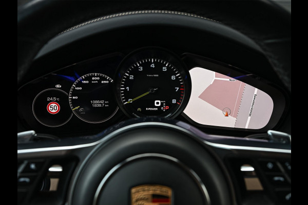 Porsche Cayenne 3.0 E-Hybrid NL-Auto | Dealeronderhouden | Panoramadak | 18 Wegs Memory Seats | Bose | 360 Camera | HUD | Achterasbesturing | Sport Chrono | Luchtvering | Soft Close | Ambiance Interieur |