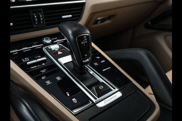 Porsche Cayenne 3.0 E-Hybrid NL-Auto | Dealeronderhouden | Panoramadak | 18 Wegs Memory Seats | Bose | 360 Camera | HUD | Achterasbesturing | Sport Chrono | Luchtvering | Soft Close | Ambiance Interieur |