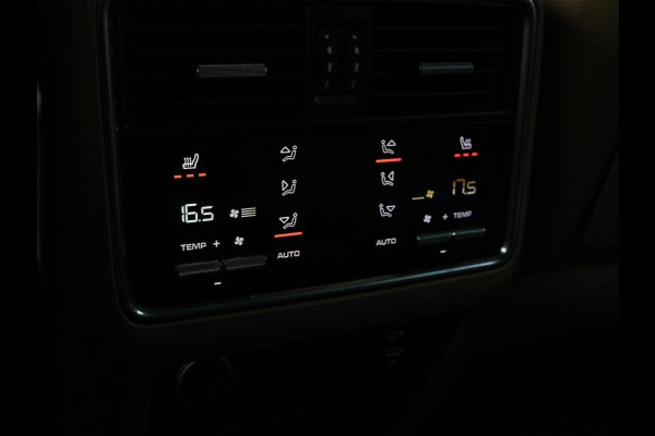 Porsche Cayenne 3.0 E-Hybrid NL-Auto | Dealeronderhouden | Panoramadak | 18 Wegs Memory Seats | Bose | 360 Camera | HUD | Achterasbesturing | Sport Chrono | Luchtvering | Soft Close | Ambiance Interieur |