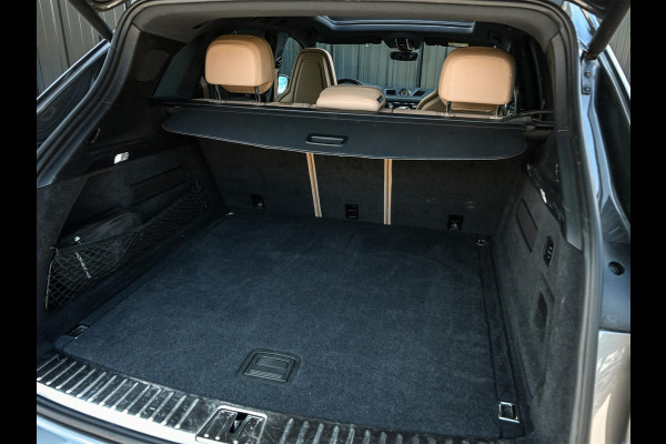 Porsche Cayenne 3.0 E-Hybrid NL-Auto | Dealeronderhouden | Panoramadak | 18 Wegs Memory Seats | Bose | 360 Camera | HUD | Achterasbesturing | Sport Chrono | Luchtvering | Soft Close | Ambiance Interieur |