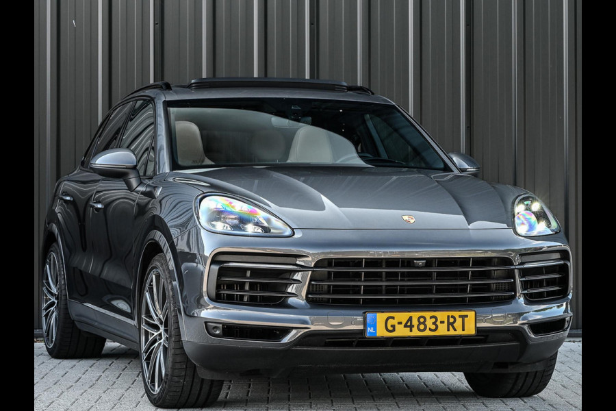 Porsche Cayenne 3.0 E-Hybrid NL-Auto | Dealeronderhouden | Panoramadak | 18 Wegs Memory Seats | Bose | 360 Camera | HUD | Achterasbesturing | Sport Chrono | Luchtvering | Soft Close | Ambiance Interieur |