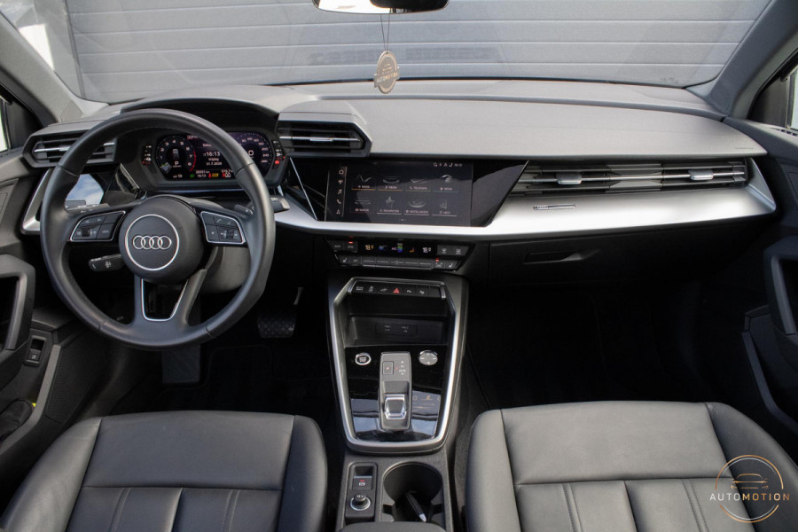 Audi A3 Sportback 40 TFSIe Edition PANO LED CAMERA PARKEER LEDER