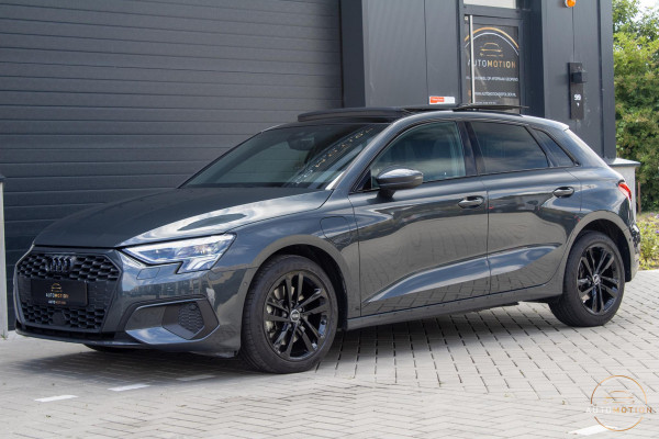 Audi A3 Sportback 40 TFSIe Edition PANO LED CAMERA PARKEER LEDER