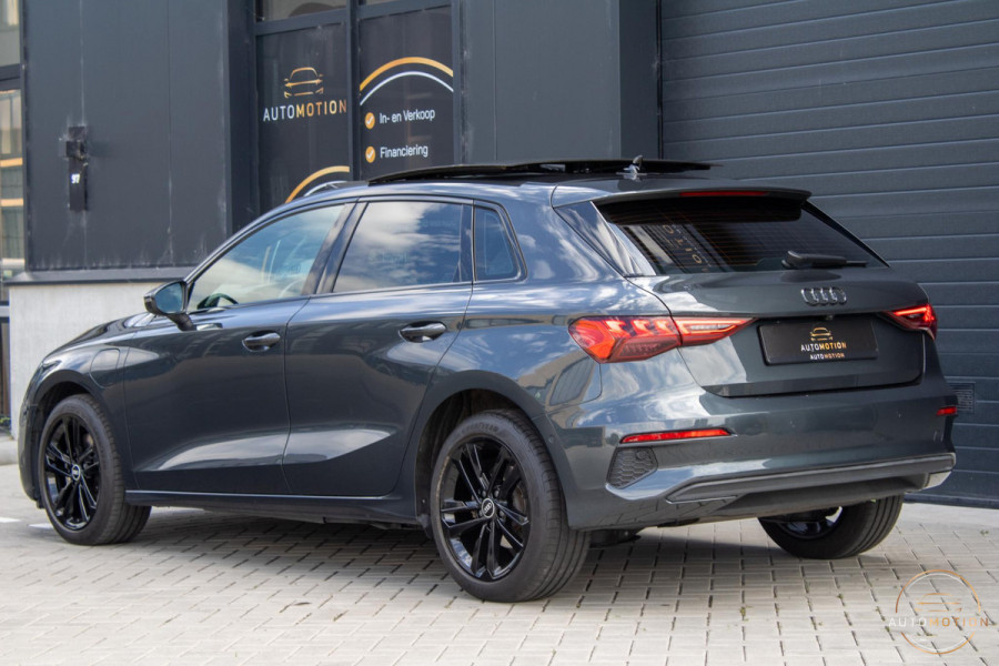Audi A3 Sportback 40 TFSIe Edition PANO LED CAMERA PARKEER LEDER