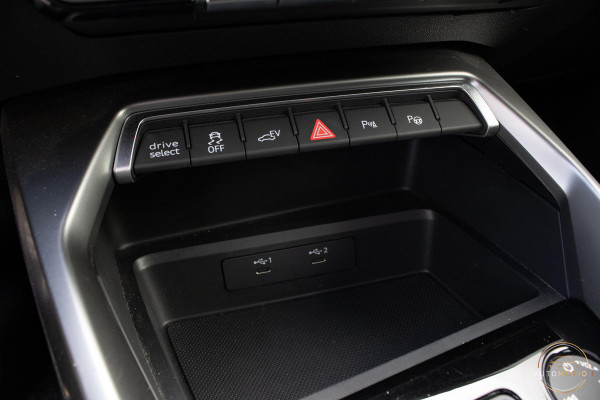 Audi A3 Sportback 40 TFSIe Edition PANO LED CAMERA PARKEER LEDER