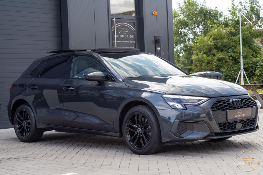 Audi A3 Sportback 40 TFSIe Edition PANO LED CAMERA PARKEER LEDER