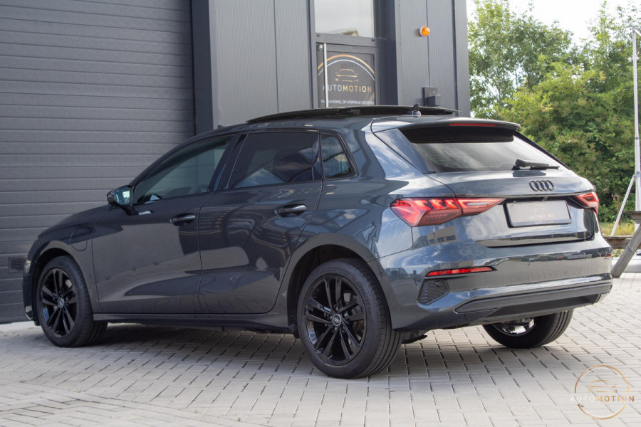 Audi A3 Sportback 40 TFSIe Edition PANO LED CAMERA PARKEER LEDER