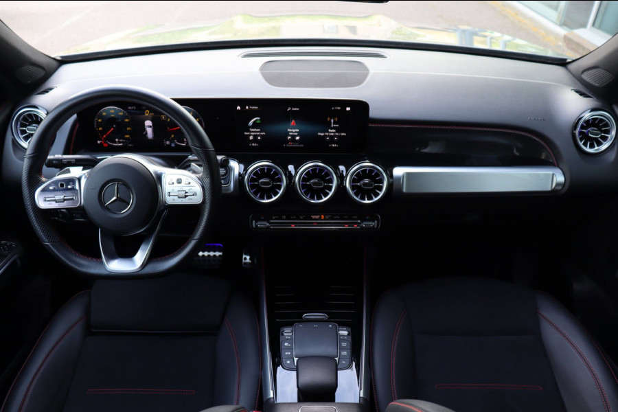 Mercedes-Benz Glb 200 Business Solution AMG org.NL el.trekhaak leer+vw camera ambient.lighting