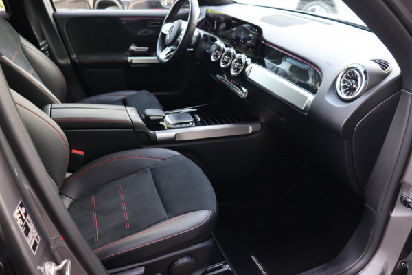 Mercedes-Benz Glb 200 Business Solution AMG org.NL el.trekhaak leer+vw camera ambient.lighting