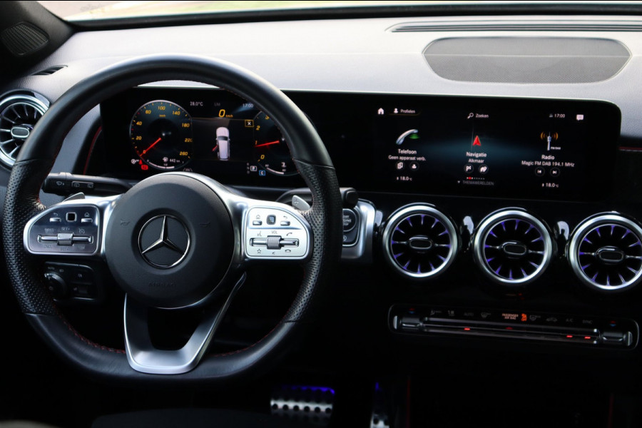 Mercedes-Benz Glb 200 Business Solution AMG org.NL el.trekhaak leer+vw camera ambient.lighting
