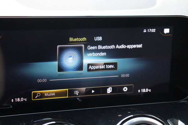 Mercedes-Benz Glb 200 Business Solution AMG org.NL el.trekhaak leer+vw camera ambient.lighting