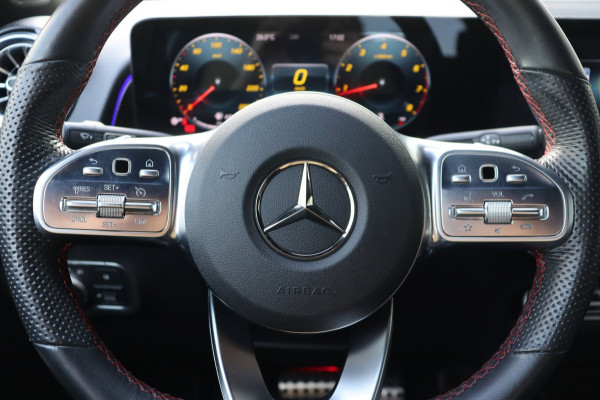Mercedes-Benz Glb 200 Business Solution AMG org.NL el.trekhaak leer+vw camera ambient.lighting