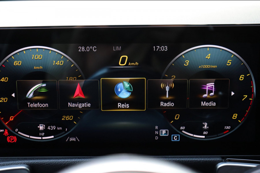 Mercedes-Benz Glb 200 Business Solution AMG org.NL el.trekhaak leer+vw camera ambient.lighting