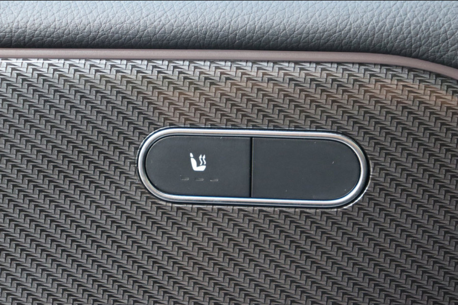 Mercedes-Benz Glb 200 Business Solution AMG org.NL el.trekhaak leer+vw camera ambient.lighting