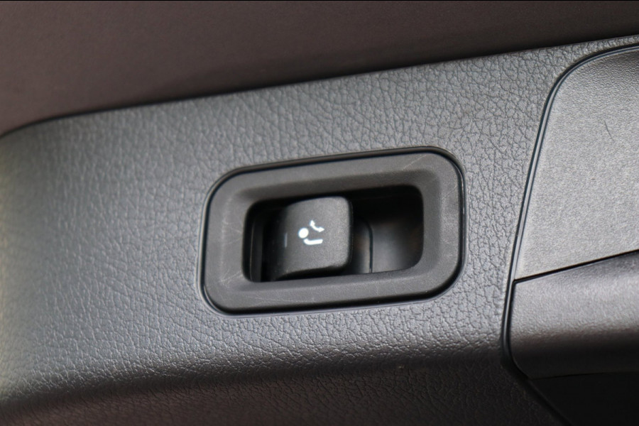 Mercedes-Benz Glb 200 Business Solution AMG org.NL el.trekhaak leer+vw camera ambient.lighting