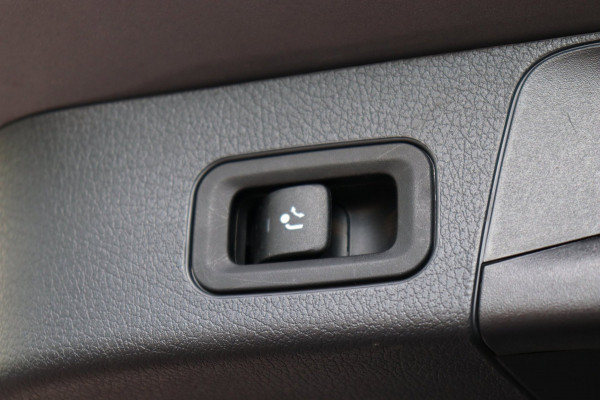 Mercedes-Benz Glb 200 Business Solution AMG org.NL el.trekhaak leer+vw camera ambient.lighting