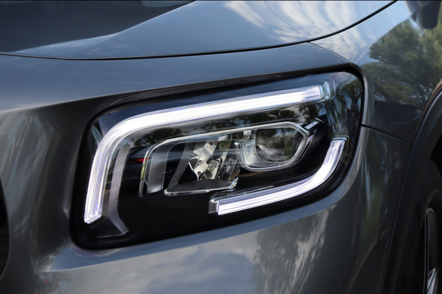 Mercedes-Benz Glb 200 Business Solution AMG org.NL el.trekhaak leer+vw camera ambient.lighting