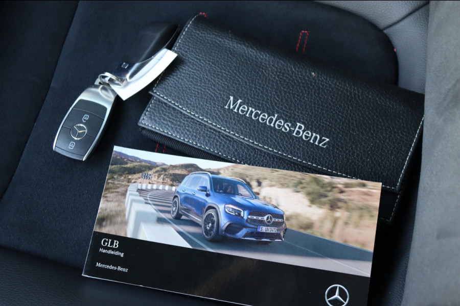Mercedes-Benz Glb 200 Business Solution AMG org.NL el.trekhaak leer+vw camera ambient.lighting