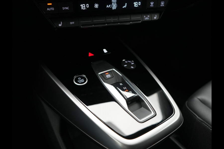 Audi Q4 e-tron 40 Advanced edition 82 kWh 204pk Dealer O.H. | Lederen Comfortzetels Verwarmd | Cruise Control | Virtual Cockpit | Navigatie | DAB | 19"L.M | Lane Assist |