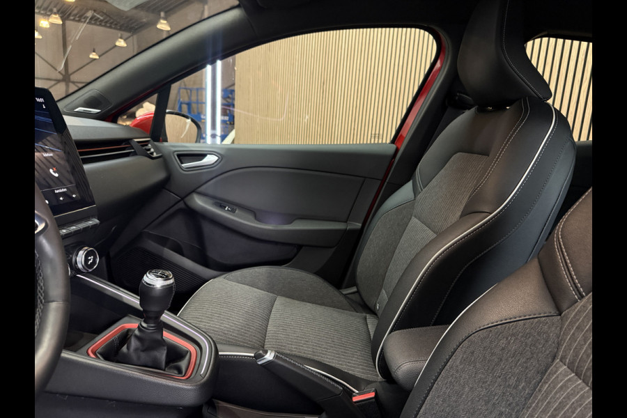 Renault Clio 1.0 TCe 100pk Edition One | Groot Navi | Bose | 17" | Camera | Stoel & Stuur verwarming | Carplay | 100 % Dealer onderhouden!