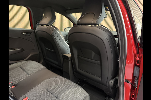 Renault Clio 1.0 TCe 100pk Edition One | Groot Navi | Bose | 17" | Camera | Stoel & Stuur verwarming | Carplay | 100 % Dealer onderhouden!