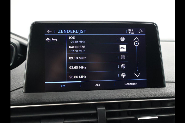 Peugeot 3008 1.2 PT 130 PK AUT. + TREKHAAK | STOELVERWARMING | APPLE CARPLAY |