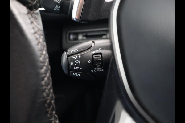 Peugeot 3008 1.2 PT 130 PK AUT. + TREKHAAK | STOELVERWARMING | APPLE CARPLAY |