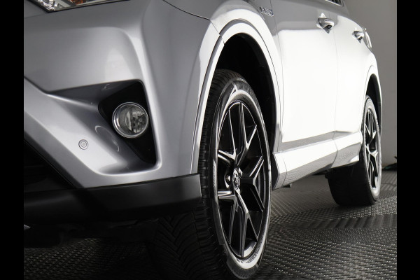 Toyota RAV4 2.5 STYLE HYBRIDE 4-WD SILVERLINE GARANTIE 4-2028* 1650 TREKGEWICHT . GARANTIE TOT 04-2028! . PARKEERSENSOREN VOOR & ACHTER . KEYLESS ENTRY  .