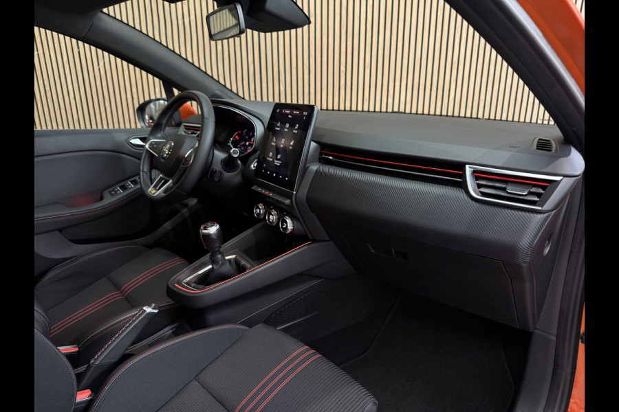 Renault Clio 1.0 TCe 100pk R.S. Line | Groot Navi | Camera | Carplay | 17 inch | Sport stoelen | 100% onderhouden!