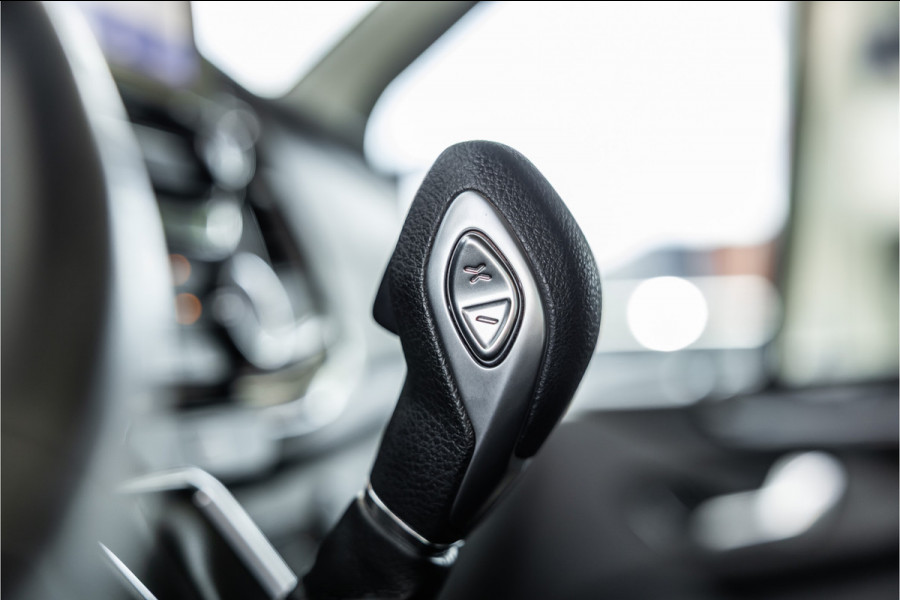 Ford Transit Custom 300 2.0 TDCI DC | Dubbel cabine | L+R Schuifdeur | Elek stoelen | CarPlay | Lederen bekleding | Navigatie | Stoelverwarming | Nieuwe APK | NAP Logisch