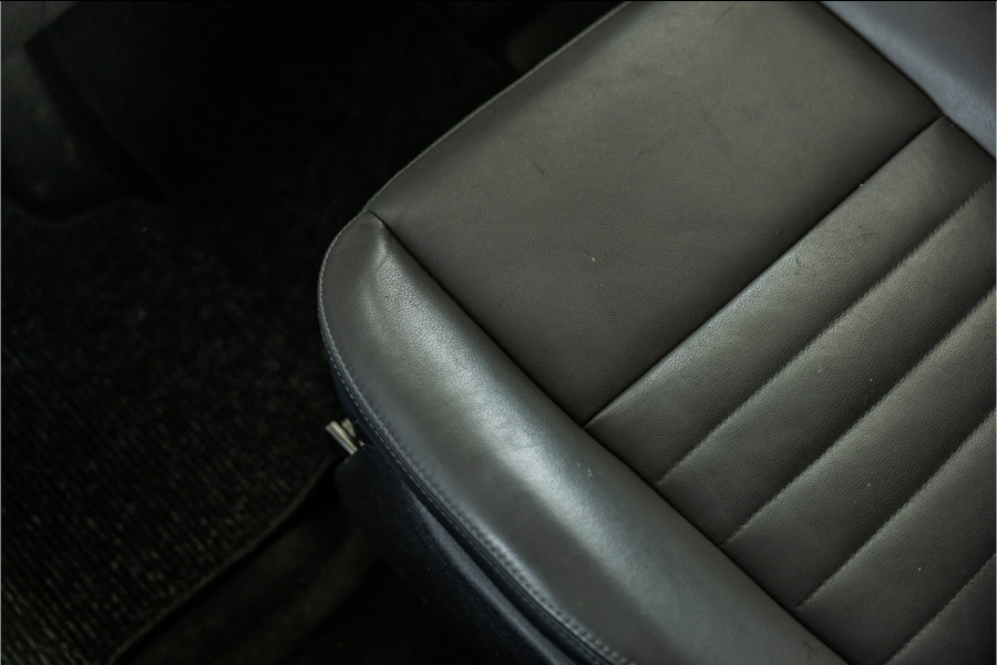 Ford Transit Custom 300 2.0 TDCI DC | Dubbel cabine | L+R Schuifdeur | Elek stoelen | CarPlay | Lederen bekleding | Navigatie | Stoelverwarming | Nieuwe APK | NAP Logisch