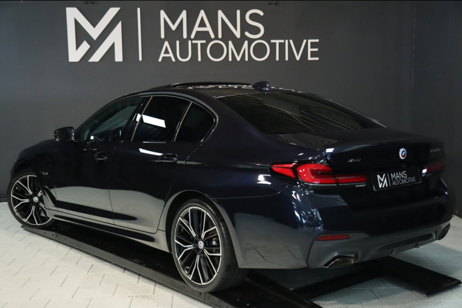 BMW 5 Serie 545e xDrive M Sport / 50 Jahre / PANO / HK / LASER / HUD / 2X MEMORY / CAMERA / SHADOW LINE