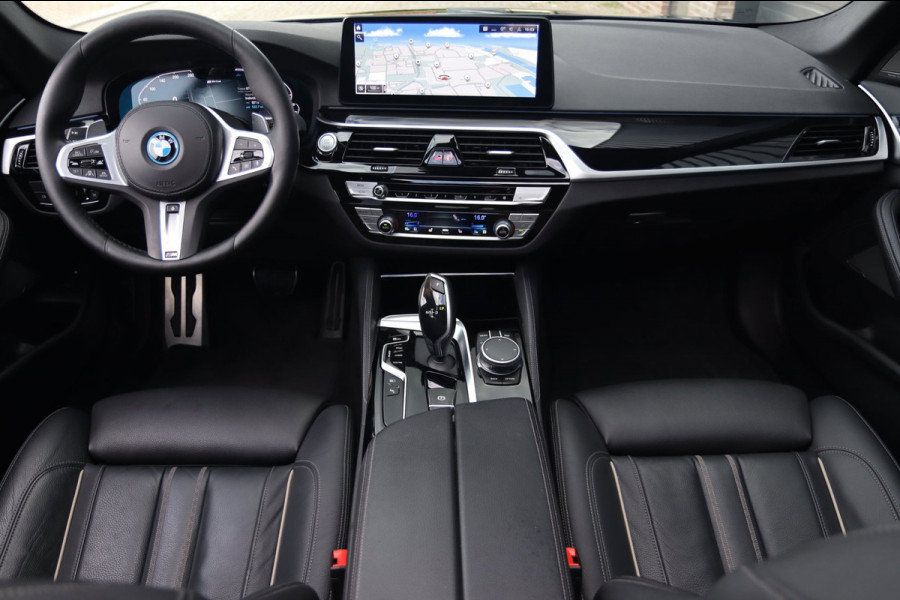 BMW 5 Serie 545e xDrive M Sport / 50 Jahre / PANO / HK / LASER / HUD / 2X MEMORY / CAMERA / SHADOW LINE