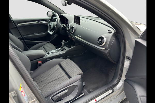 Audi A3 Limousine 35 TFSI S Line Edition Quantum Grau / VirtualCockpit