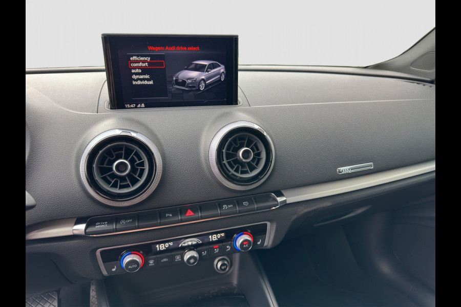 Audi A3 Limousine 35 TFSI S Line Edition Quantum Grau / VirtualCockpit