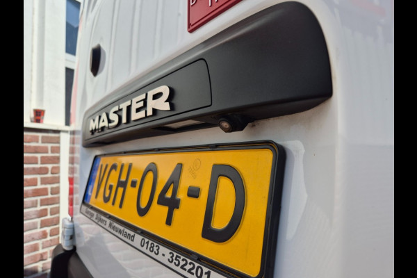 Renault Master Red Van 3T5 E6 L2 H2 135 Pk Nwe APK