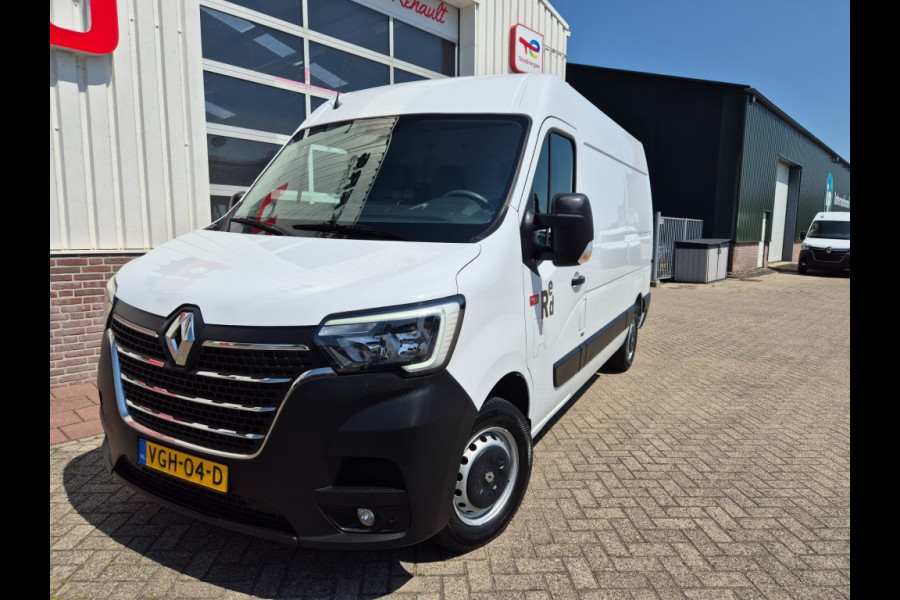 Renault Master Red Van 3T5 E6 L2 H2 135 Pk Nwe APK