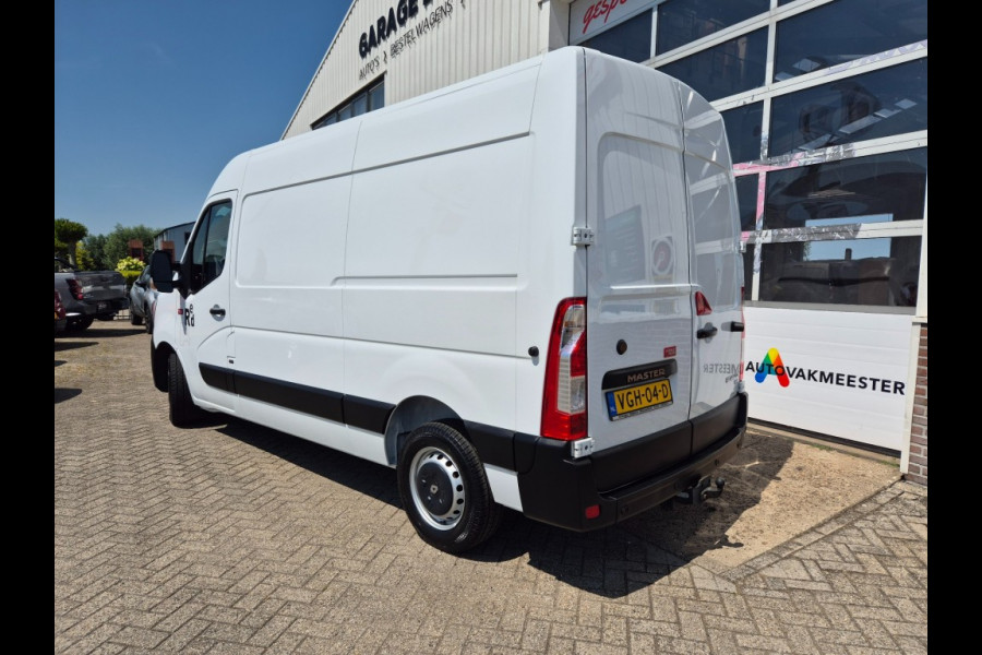 Renault Master Red Van 3T5 E6 L2 H2 135 Pk Nwe APK