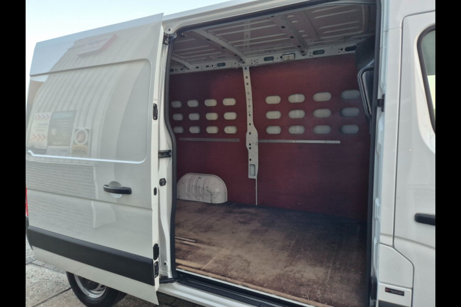Renault Master Red Van 3T5 E6 L2 H2 135 Pk Nwe APK