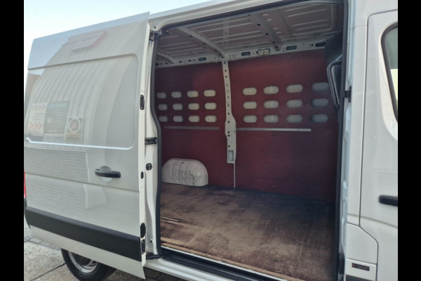 Renault Master Red Van 3T5 E6 L2 H2 135 Pk Nwe APK