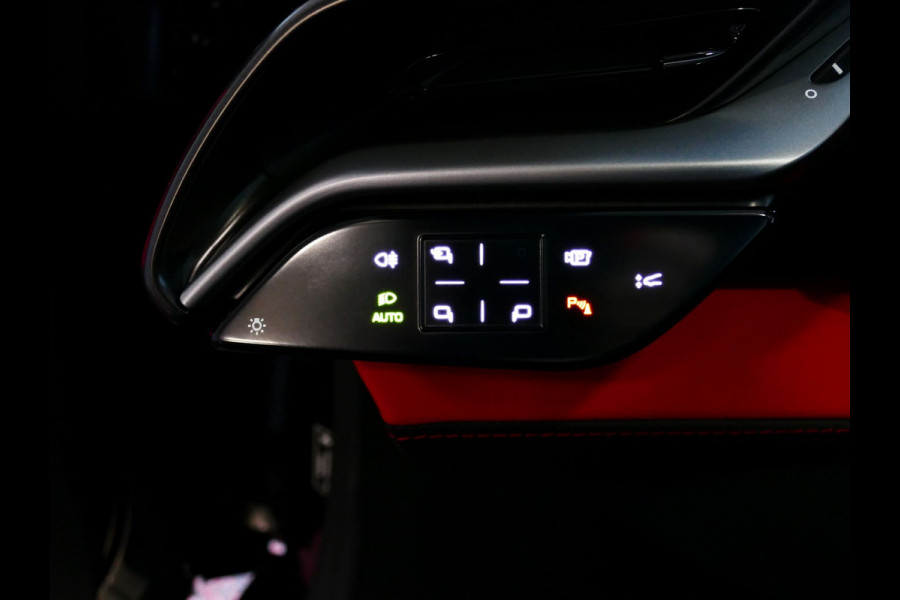 Ferrari SF90 Stradale 4.0 V8 1000 pk INCL BTW/BPM. CARBON SEATS/STUUR LIFT CARPLAY AFS CAMERA phev